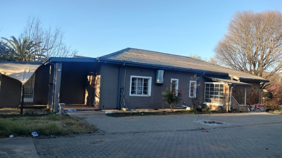 4 Bedroom Property for Sale in Ladybrand Free State
